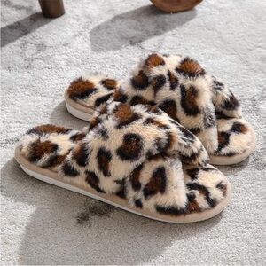 Leopard Print Fuzzy Slippers